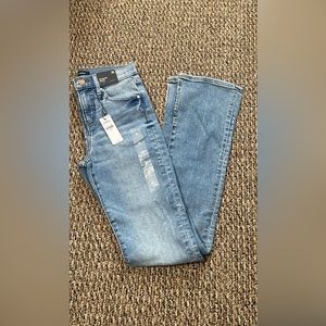 Women’s Mid-Rise Jeans